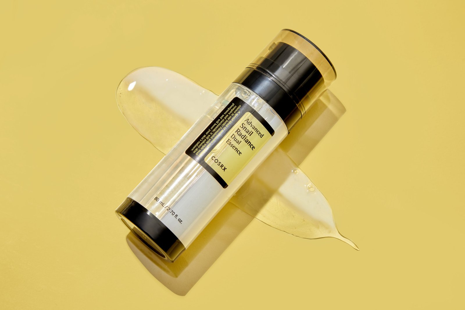 سحر الحلزون لعلاج الجفاف العميق؟ سر تصدر إيسنسكورس آر إックス (COSRX Advanced Snail 96 Mucin Power Essence) لفئة الإيسنس ال