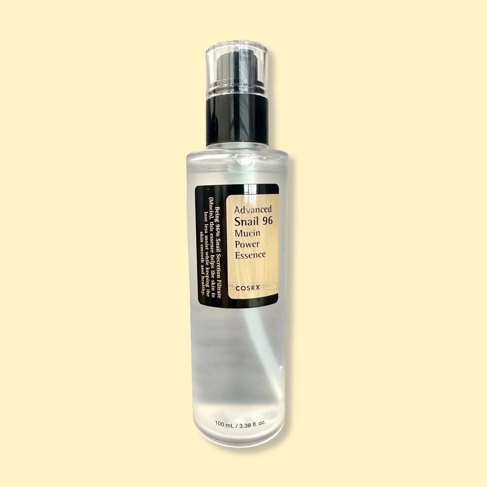 سحر الحلزون لعلاج الجفاف العميق؟ سر تصدر إيسنسكورس آر إックス (COSRX Advanced Snail 96 Mucin Power Essence) لفئة الإيسنس ال